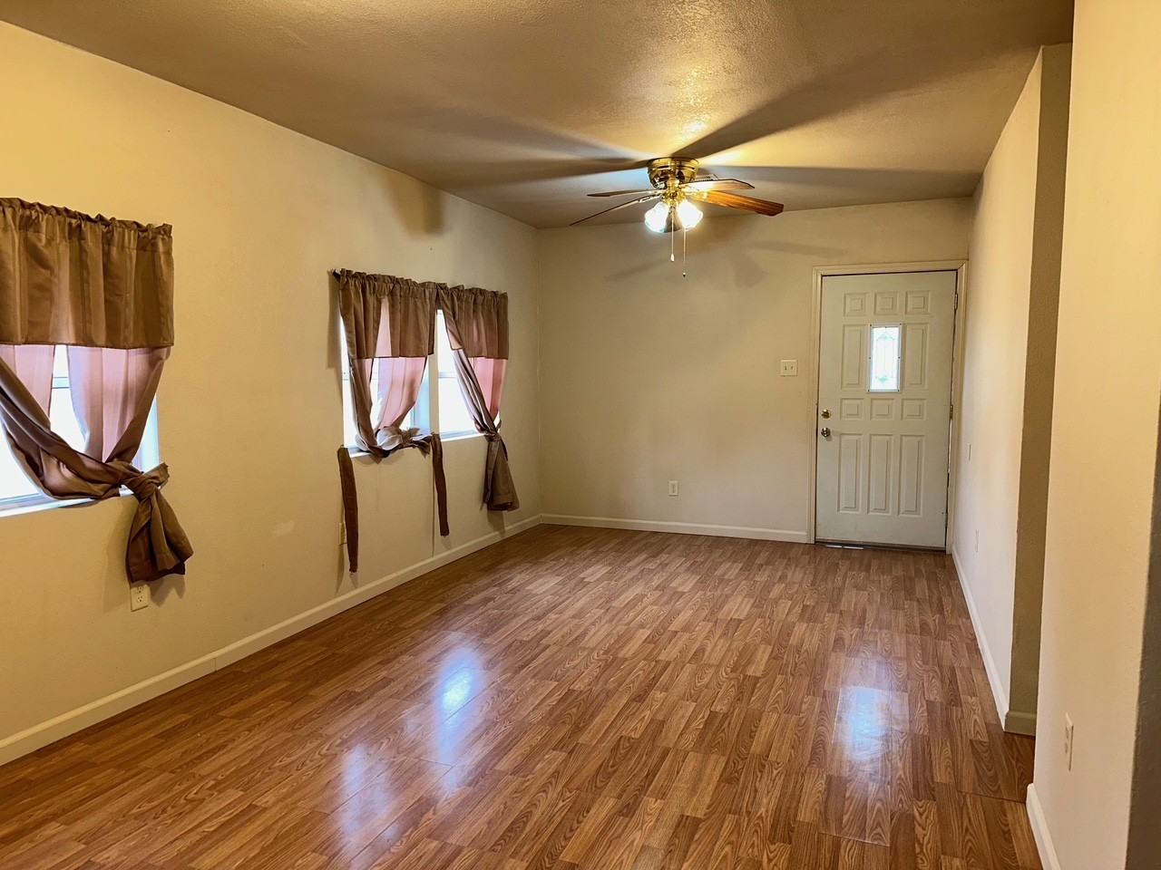 1501 N Jackson St #1 - Photo 4 of 13