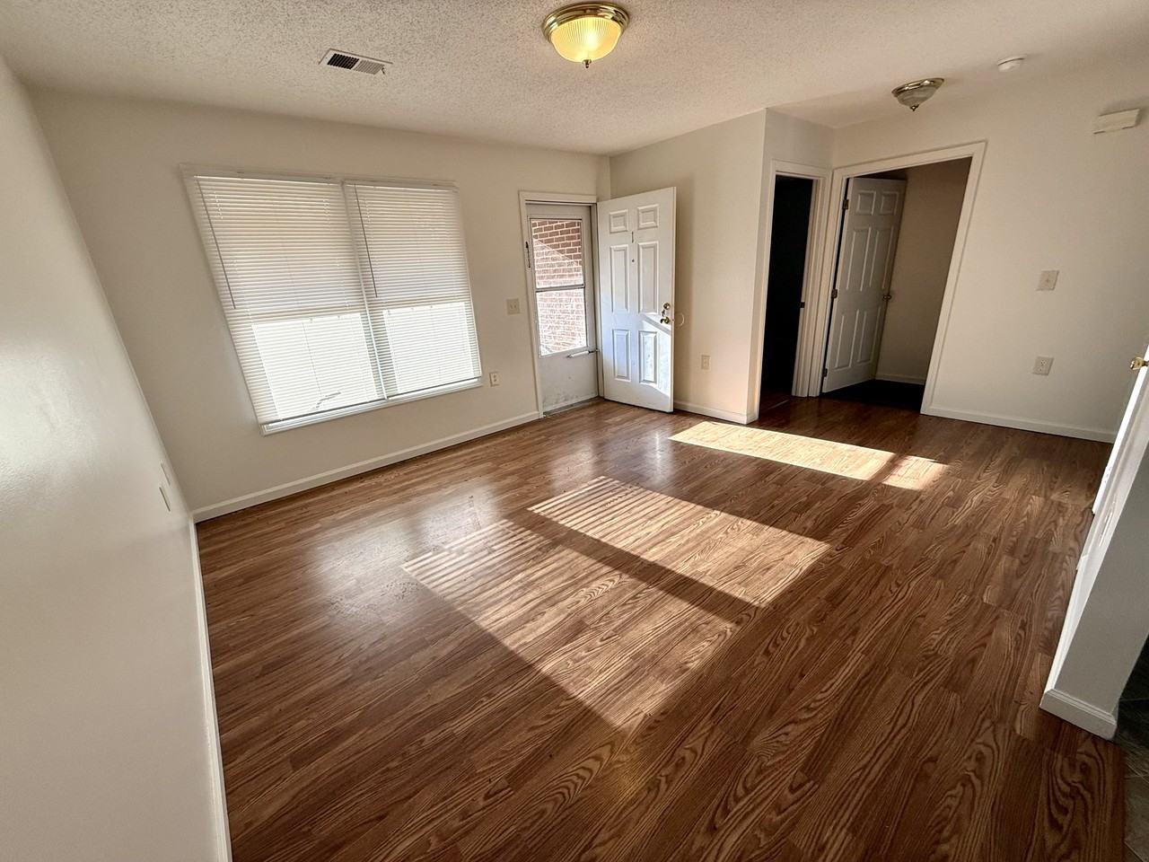 33 Driftwood Cir #1 - Photo 3 of 14