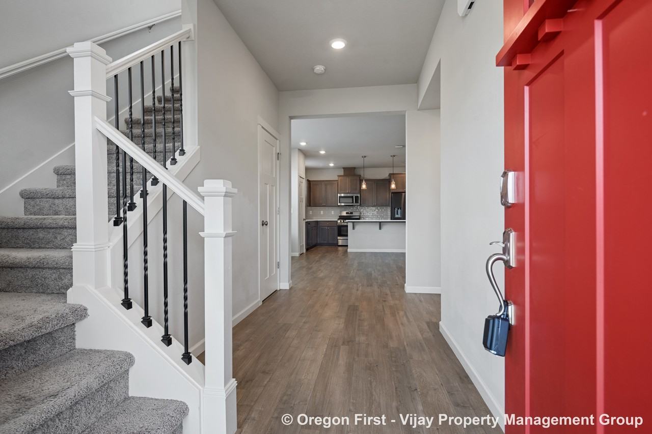 3662 Se 67th Ave #1 - Photo 3 of 43