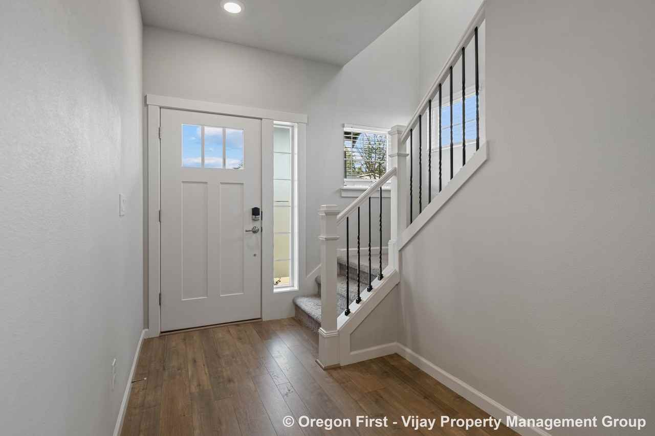 3662 Se 67th Ave #1 - Photo 4 of 43