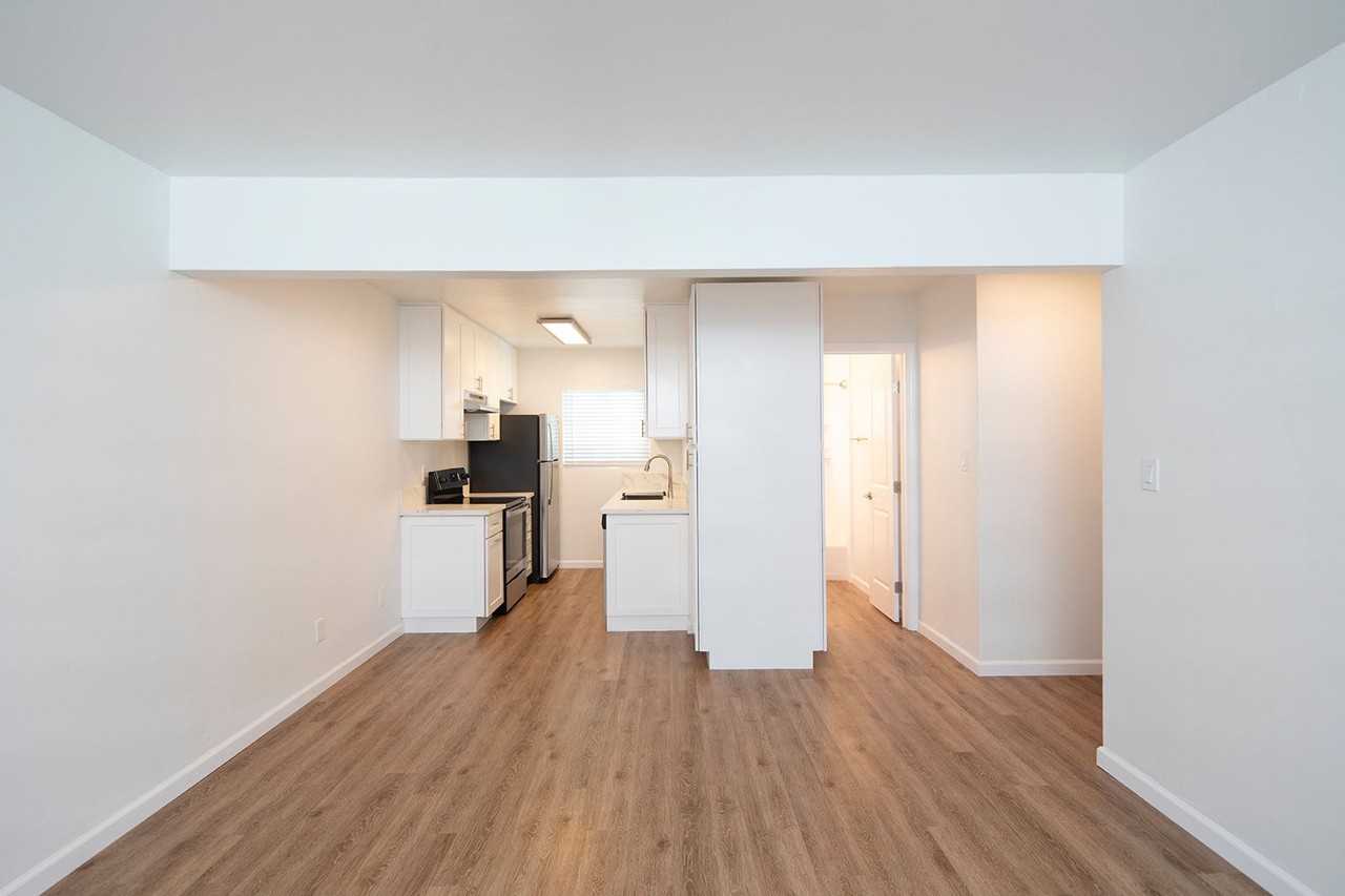 Catalina Pacific Apartments - Photo 6 of 36