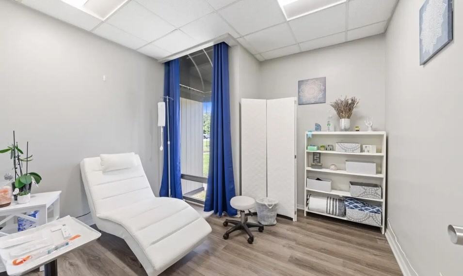 1105 S College Rd #D - Photo 4 of 22