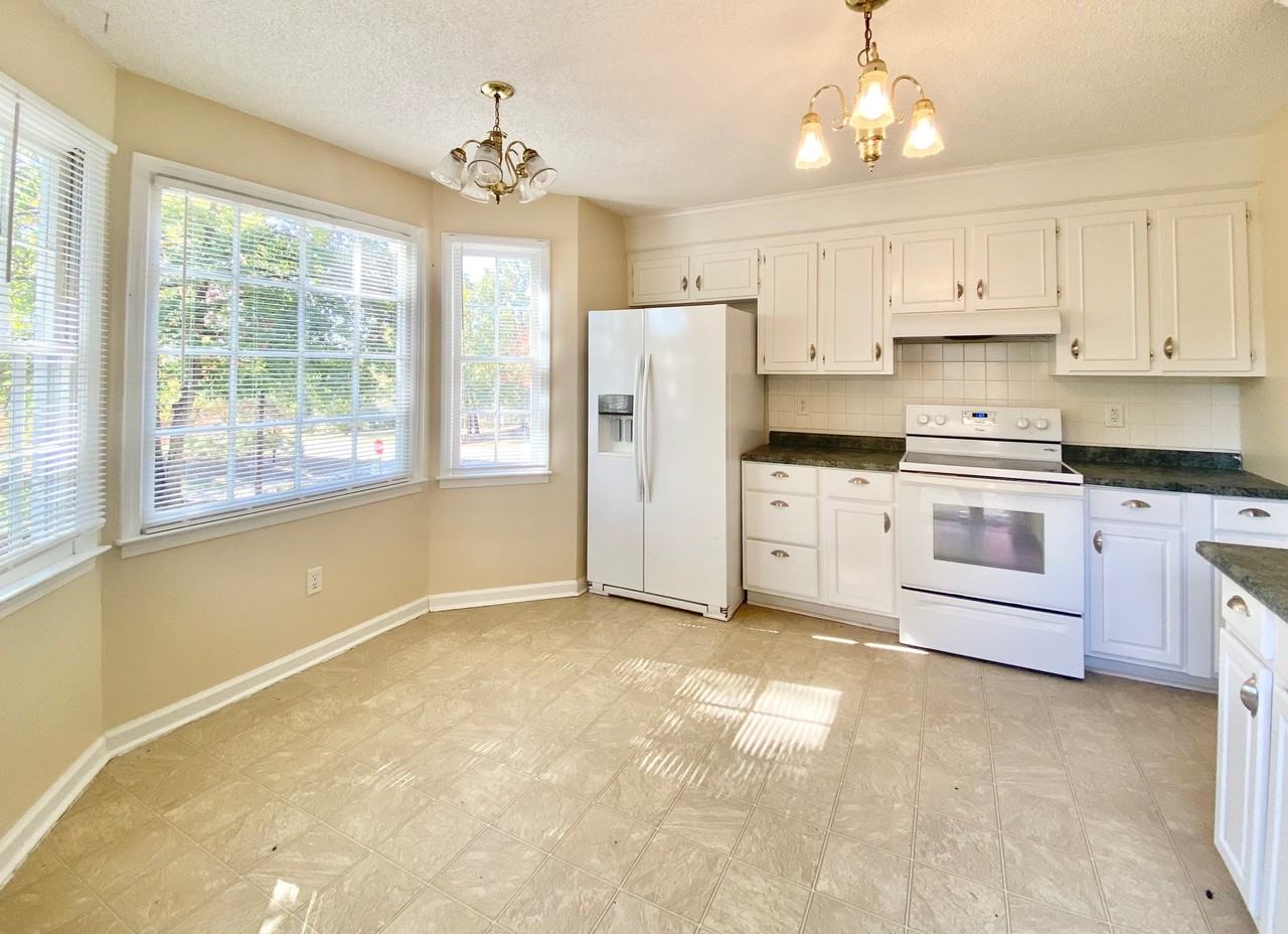 201 Chadford Rd #1 - Photo 5 of 19