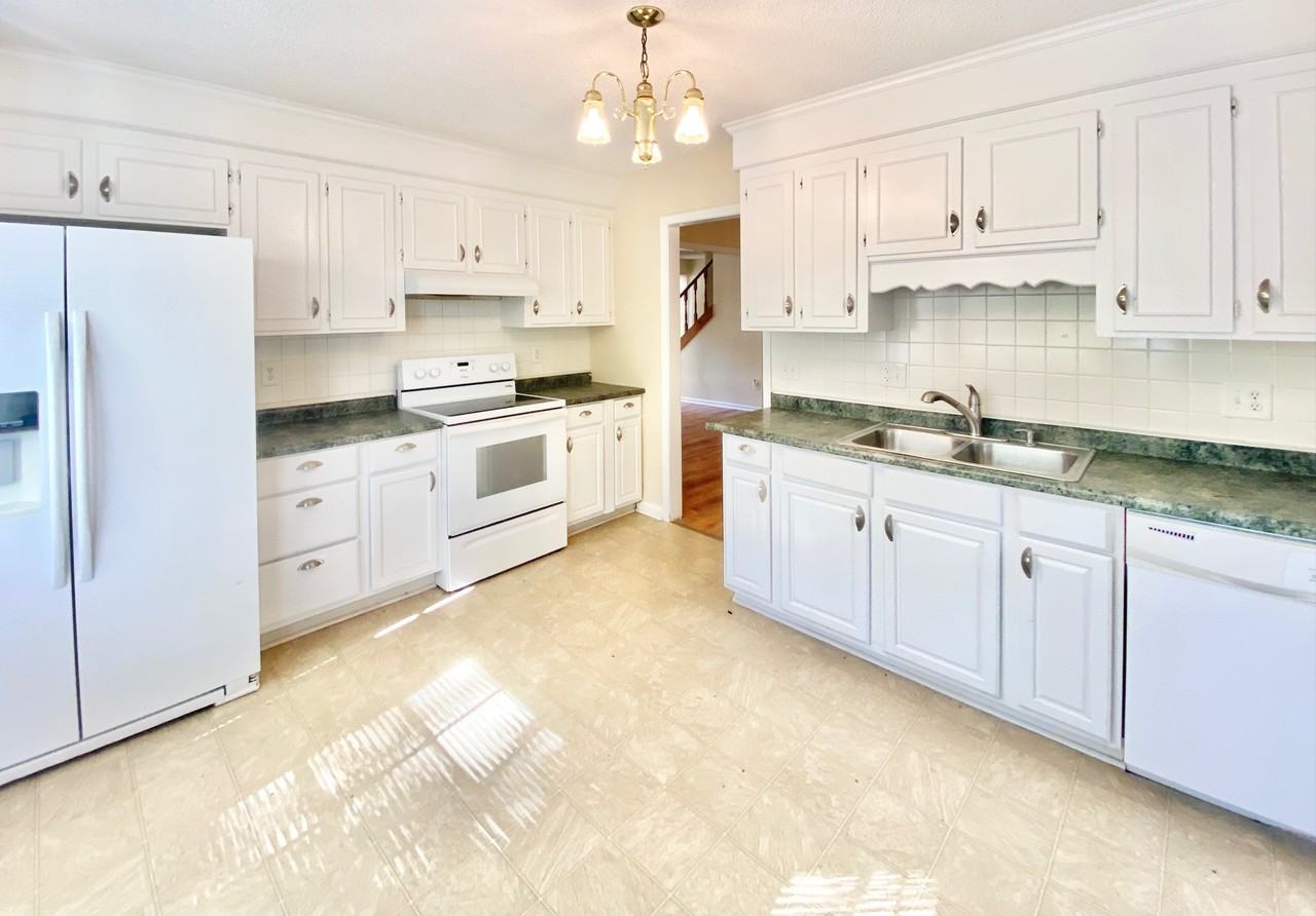 201 Chadford Rd #1 - Photo 6 of 19