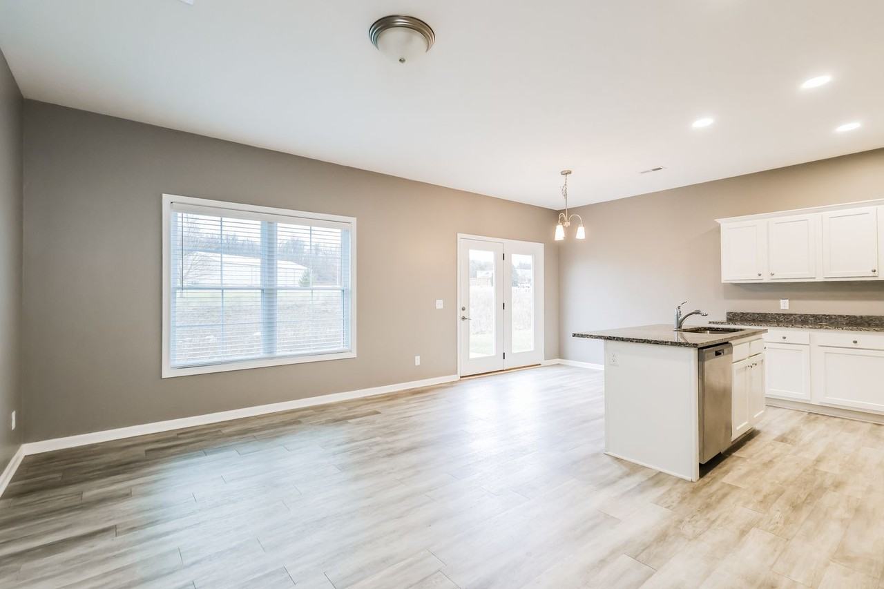 Keeneland Duplexes - Photo 3 of 27