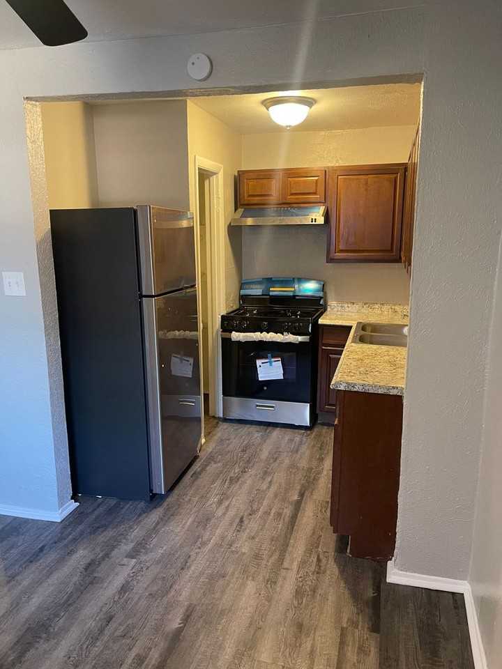 5526 Reiger Avenue - Photo 4 of 27