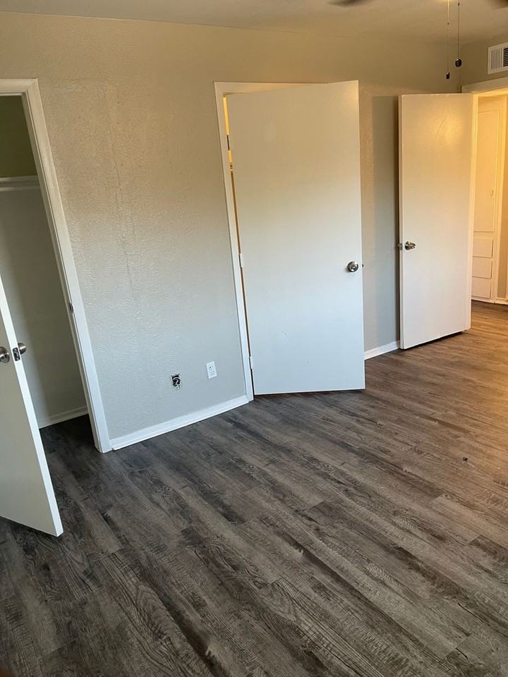 5526 Reiger Avenue - Photo 6 of 27