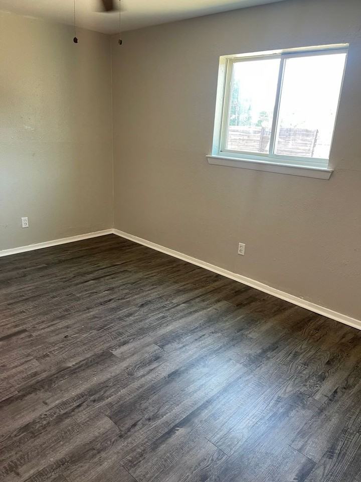 5526 Reiger Avenue - Photo 7 of 27