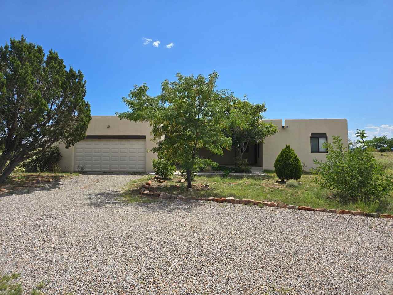 19 Camerada Rd - Photo 2 of 36