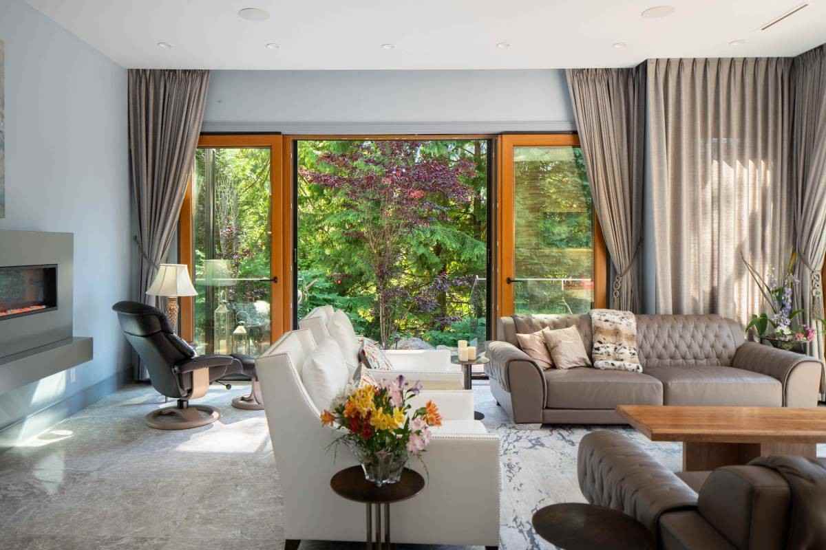 342 Southborough Drive - Photo 4 of 18