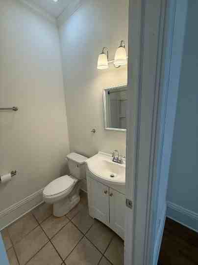 912 Oak St #1 - Photo 4 of 5