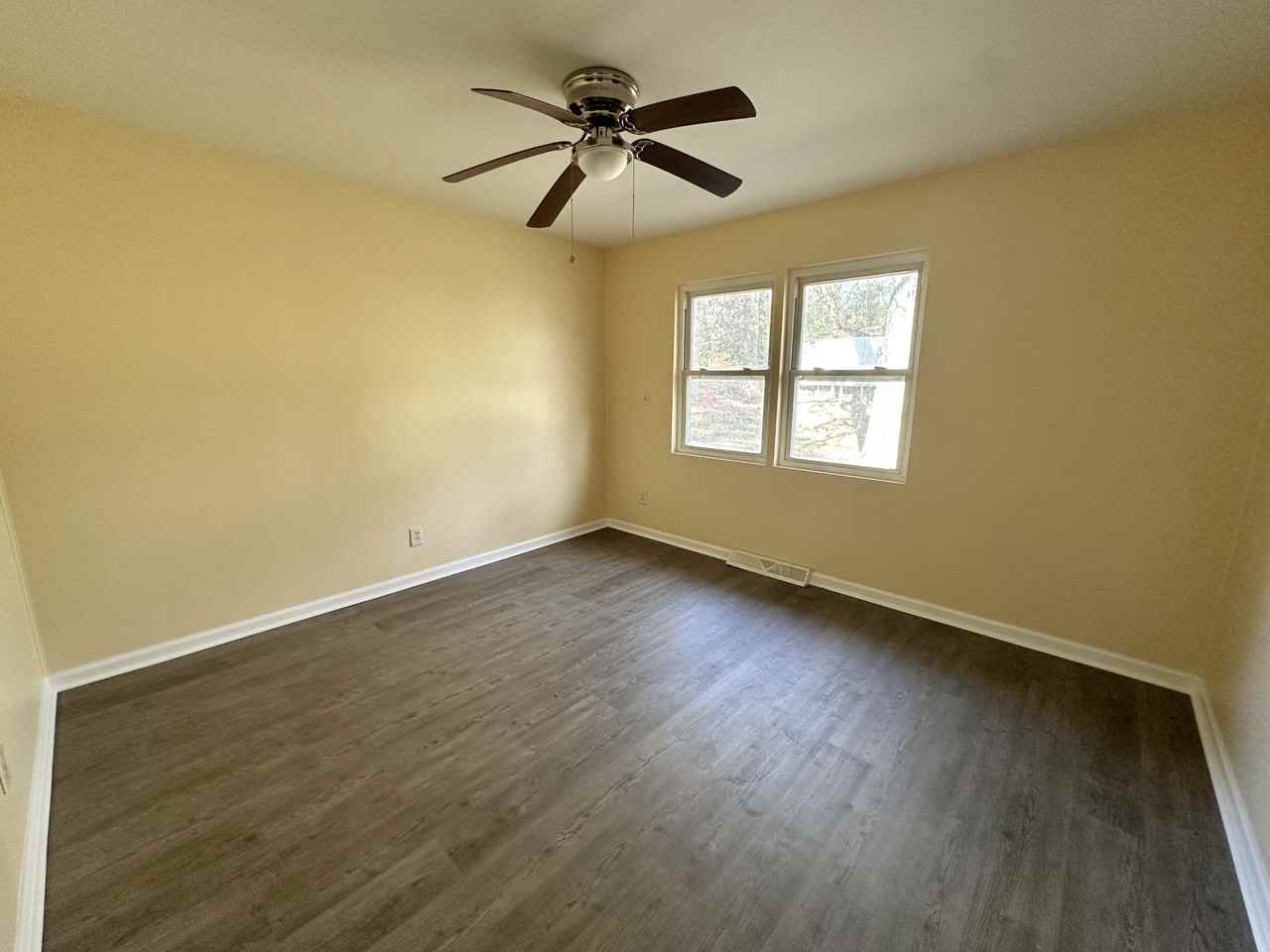 308 13th Ave Nw #1 - Photo 5 of 9