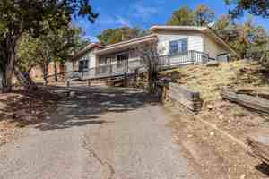 featured image of 202 Warwick Dr #1