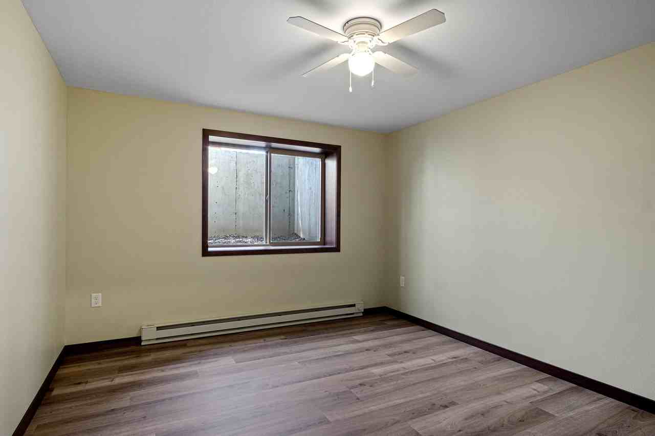 902 Menomonie St, Eau Claire, WI, USA - 3 #3 - Photo 2 of 15