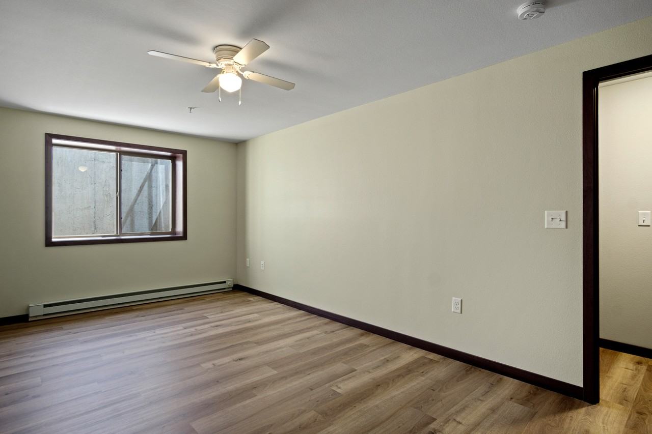 902 Menomonie St, Eau Claire, WI, USA - 3 #3 - Photo 6 of 15