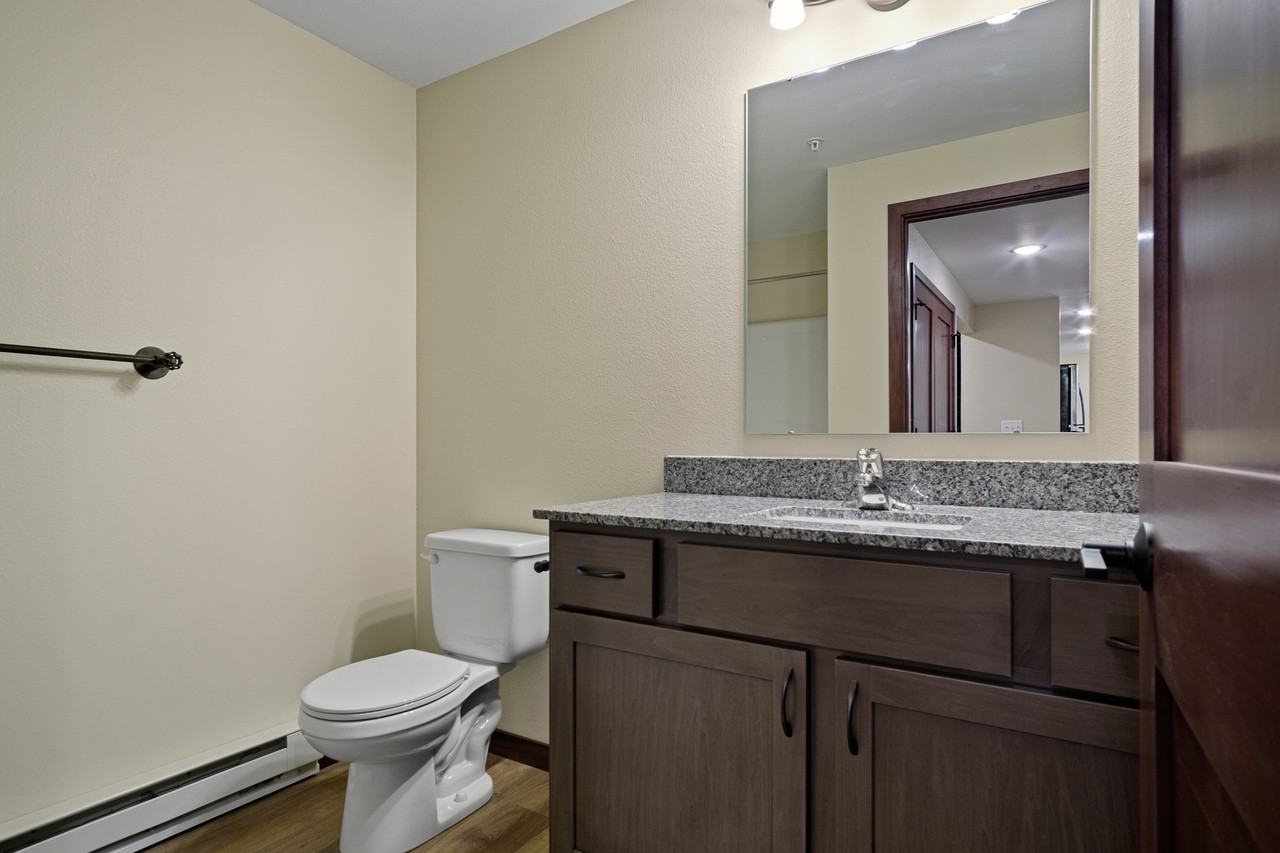 902 Menomonie St, Eau Claire, WI, USA - 4 #4 - Photo 5 of 15