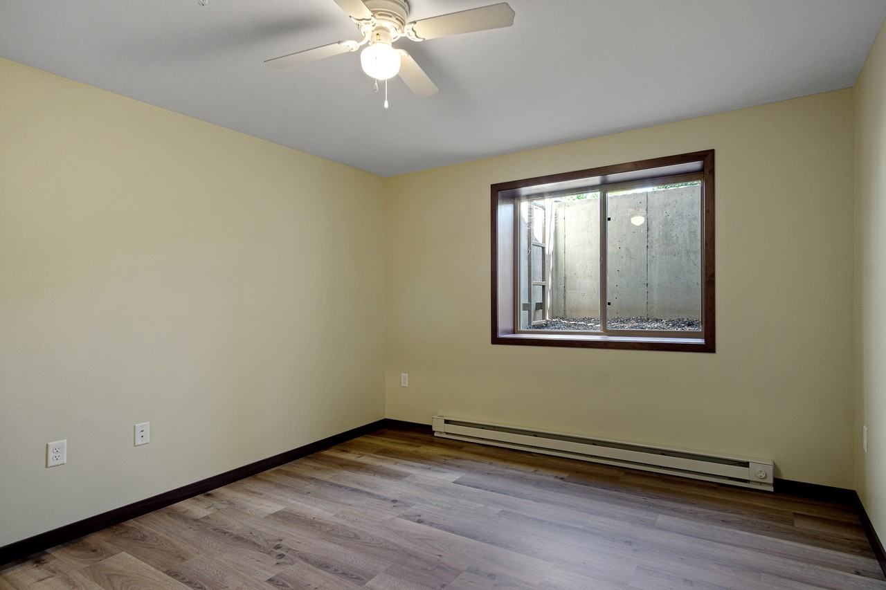 902 Menomonie St, Eau Claire, WI, USA - 4 #4 - Photo 7 of 15