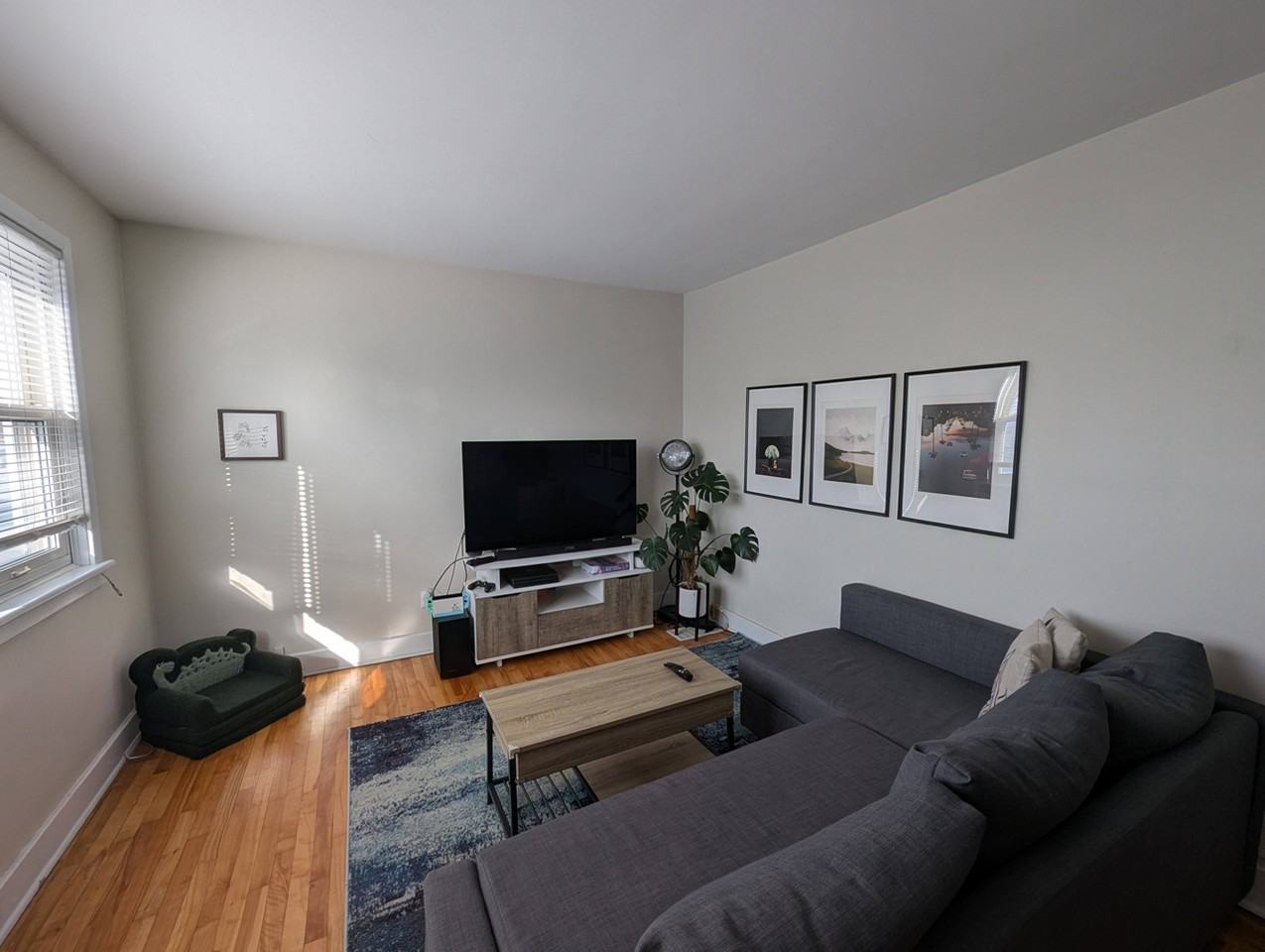 121 Glenora St - Photo 5 of 17