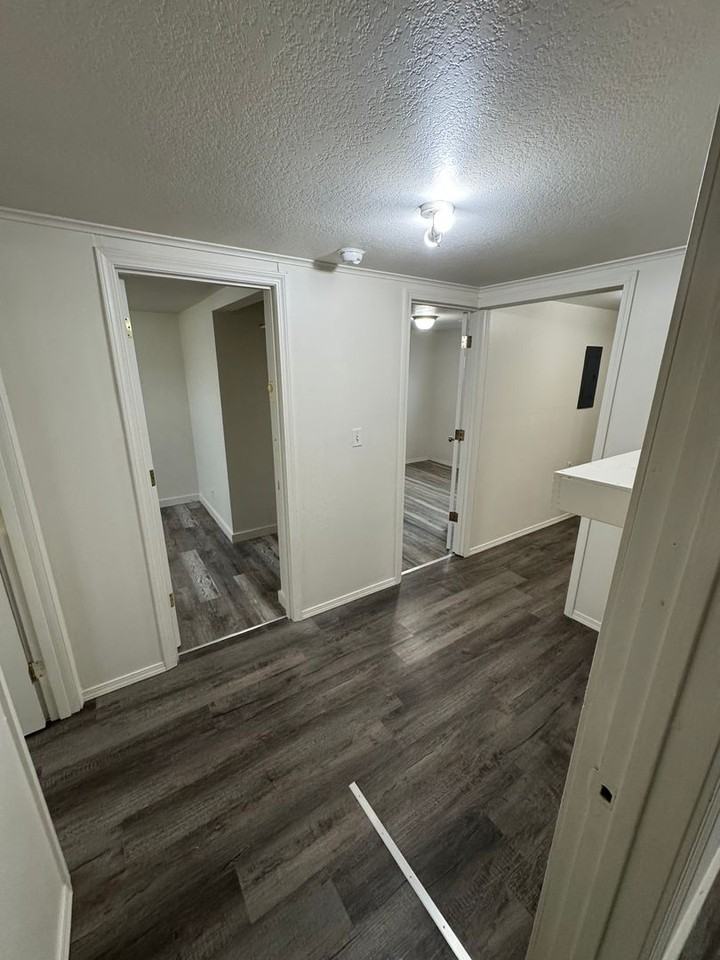 1977 Cedar Ave - Photo 4 of 17