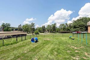 featured image of 10 Rambling Ln