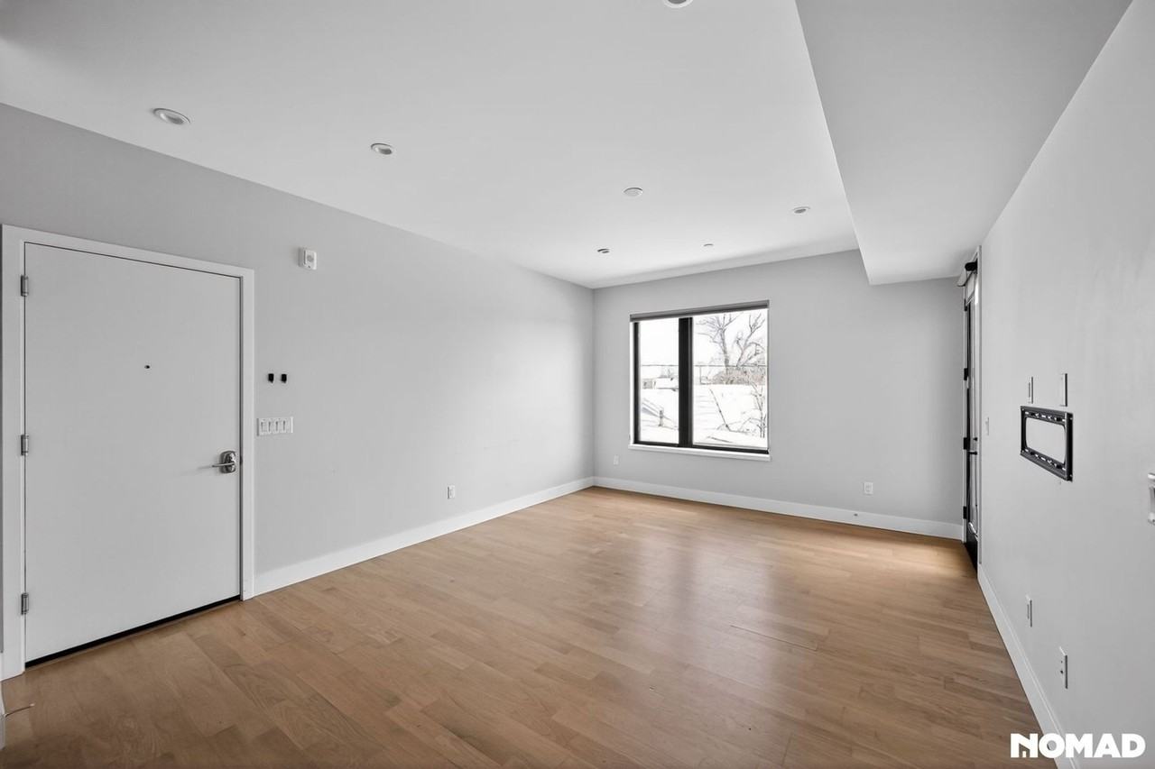 2718 Pine St - Photo 6 of 32