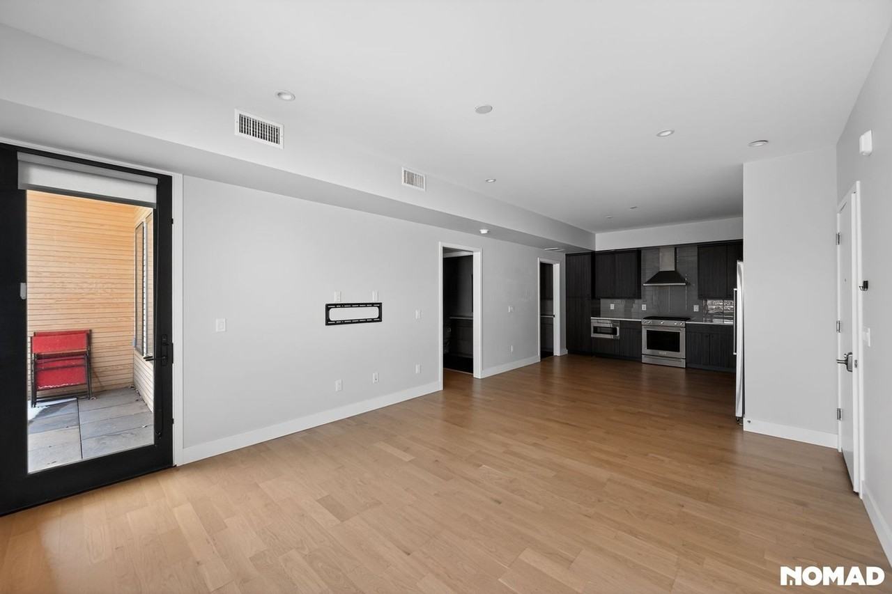 2718 Pine St - Photo 4 of 32