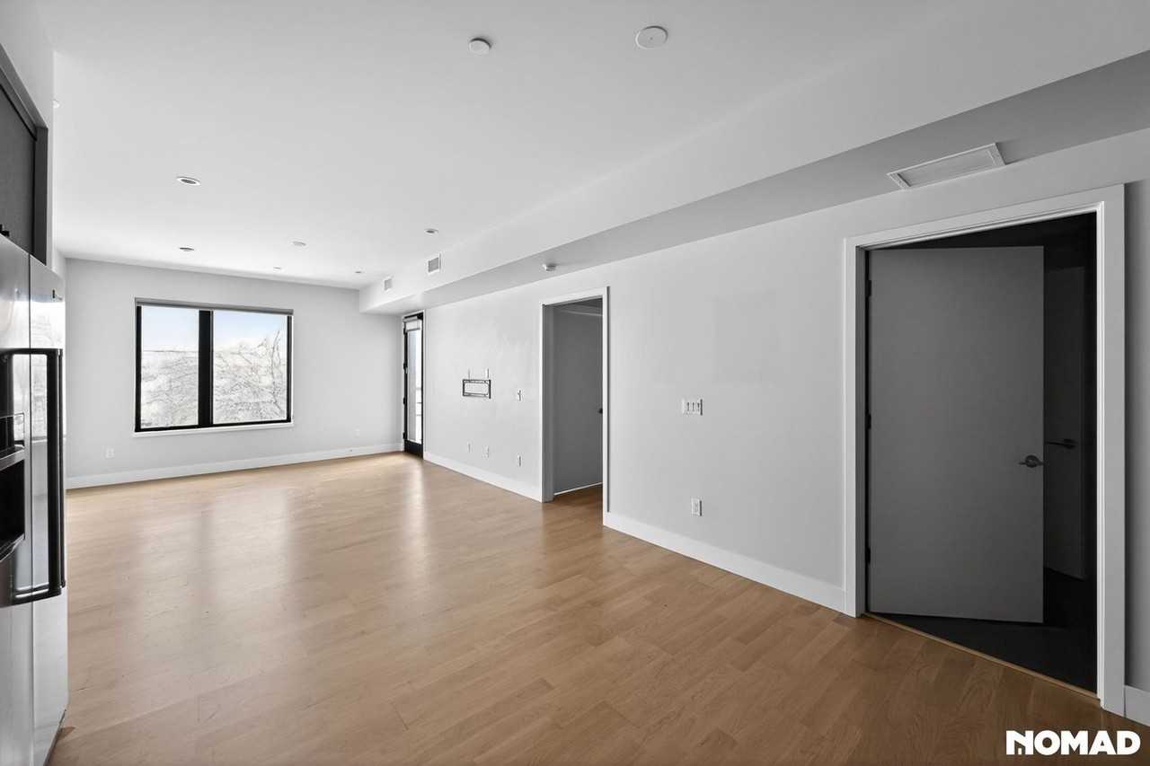 2718 Pine St - Photo 7 of 32