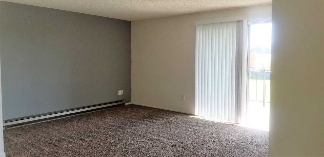 319 Ne 104th Ave - Photo 3 of 17