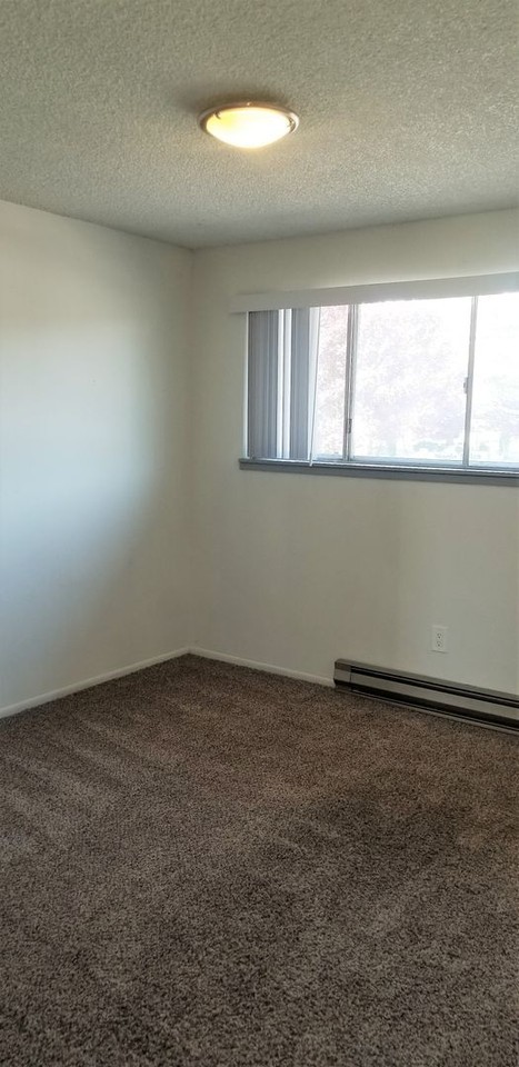 319 Ne 104th Ave - Photo 6 of 17