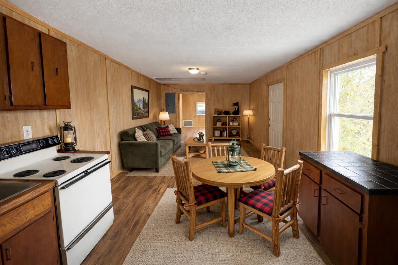 7435 Cycle Ln - Photo 2 of 6