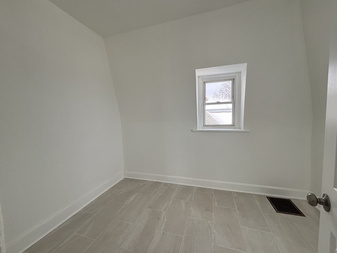 64 Dehart Place #14 - Photo 4 of 4