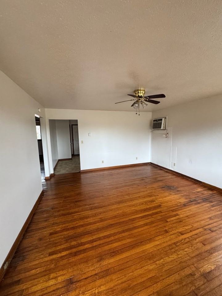 3733 Robert Riding Rd - Photo 3 of 24