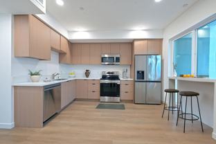 14606 Sylvan St - Photo 1 of 1