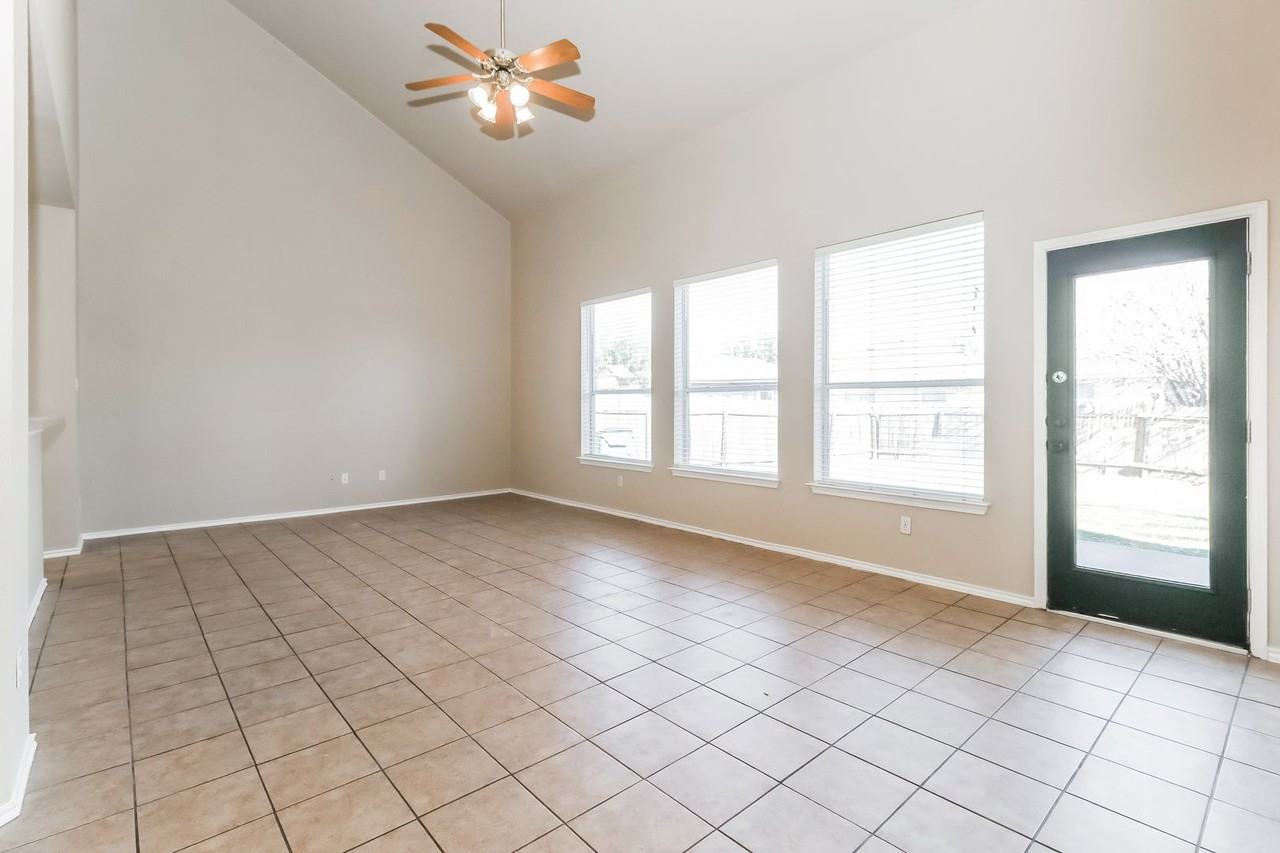 3816 Bandice Ln - Photo 6 of 18