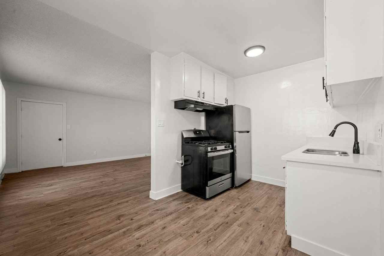 634 W. 92nd Street - Photo 7 of 33