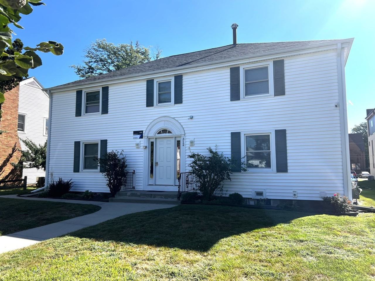 312 Hayward - Photo 7 of 17