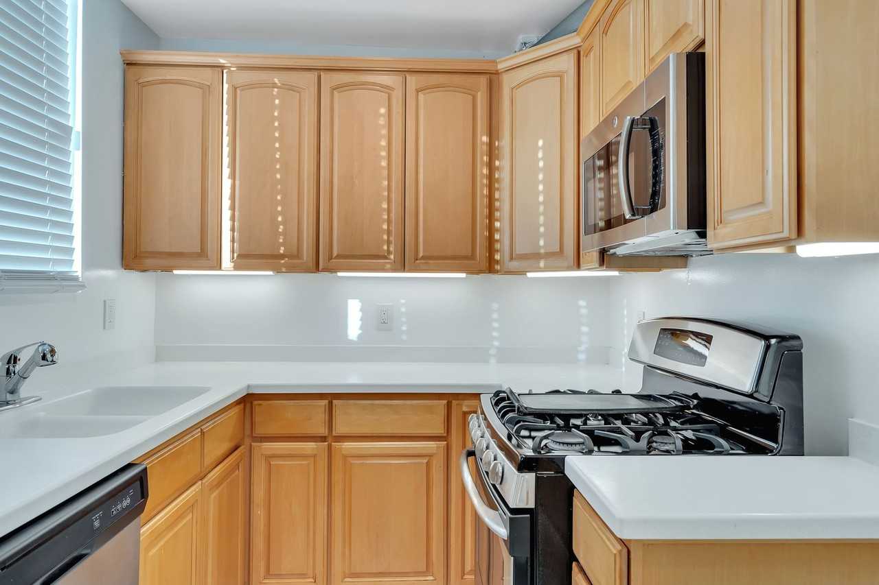 432 N Palm Dr - Photo 5 of 46