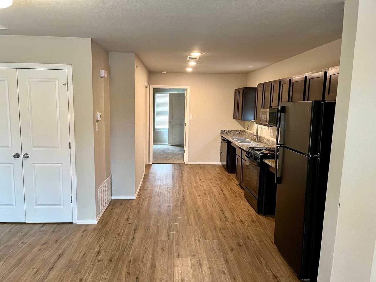 Been Place - Photo 2 of 16