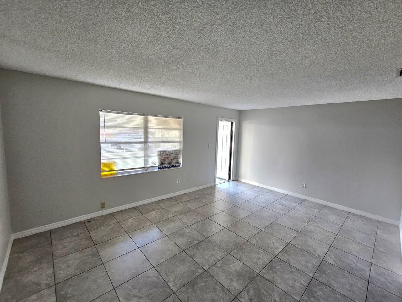 2584 Seneca Ave - Photo 2 of 16