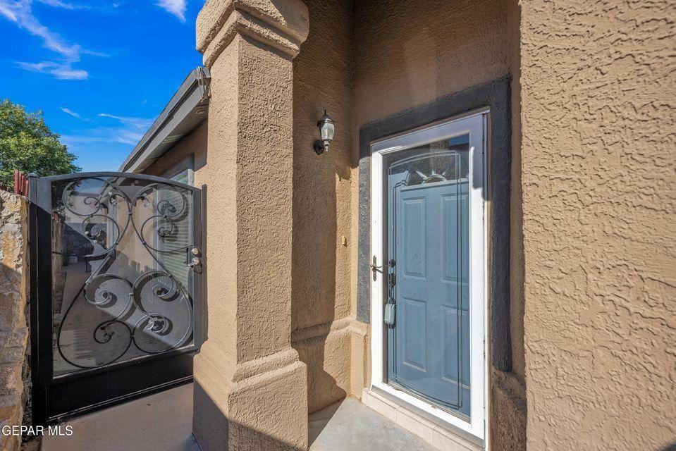 12255 Via Del Rio - Photo 2 of 49