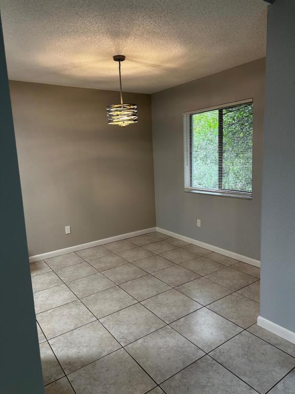 44 N Fairfax Ave - Photo 4 of 10