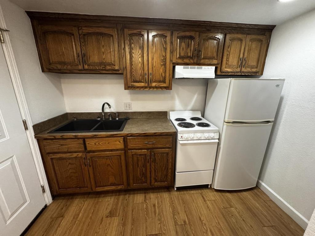 103 E Central Ave - Photo 3 of 12