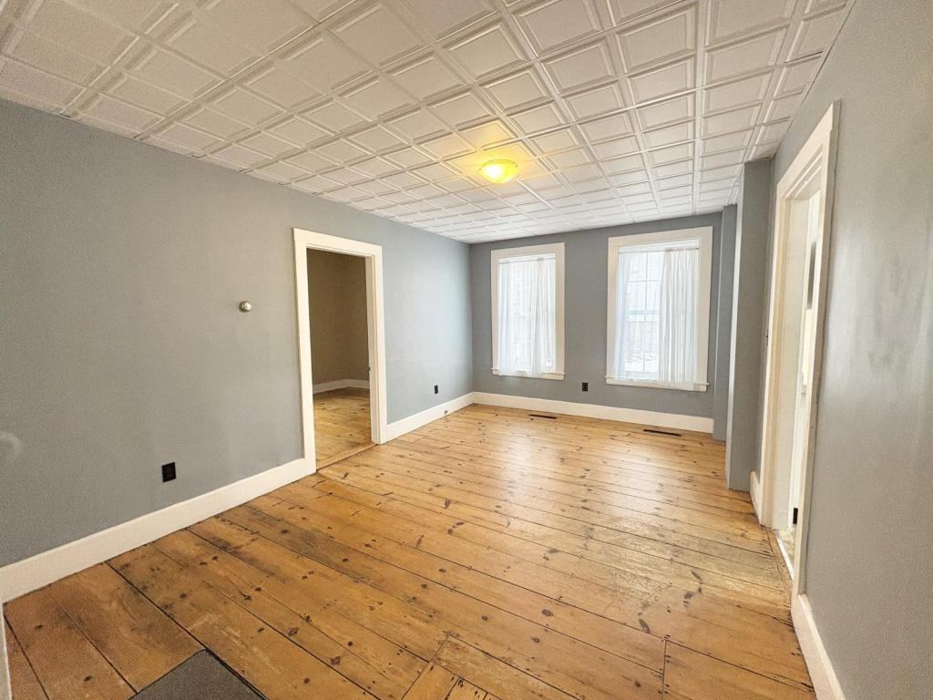 14 Maple St - Photo 2 of 20