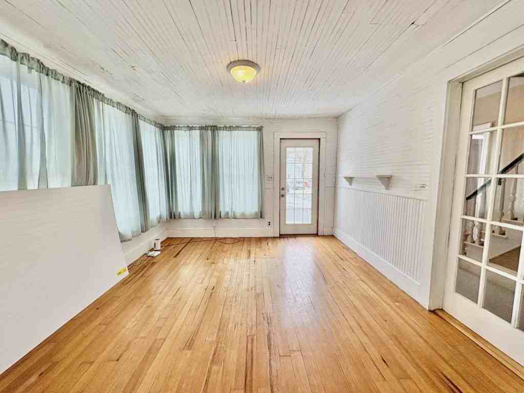 14 Maple St - Photo 4 of 20