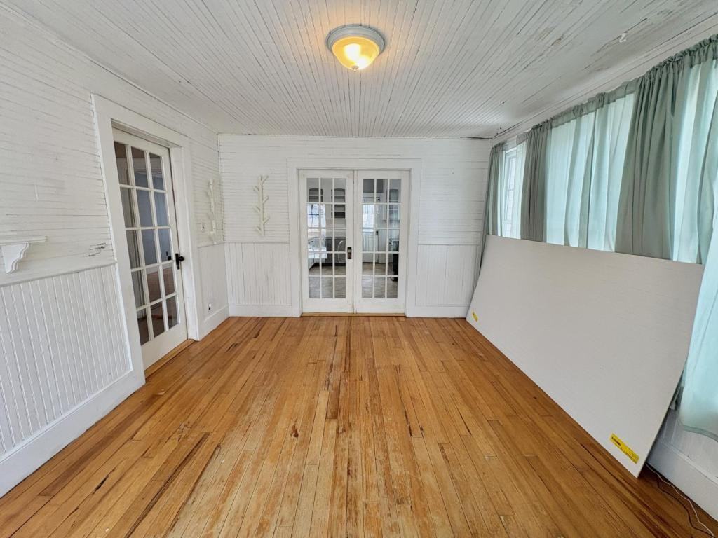 14 Maple St - Photo 5 of 20