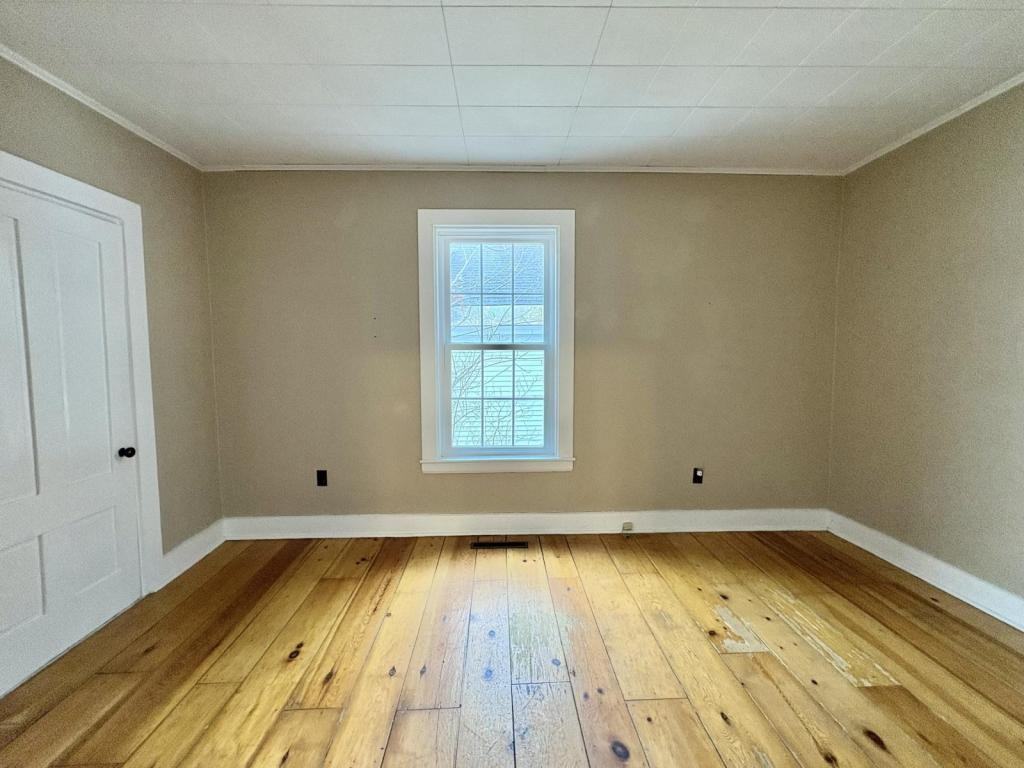 14 Maple St - Photo 6 of 20