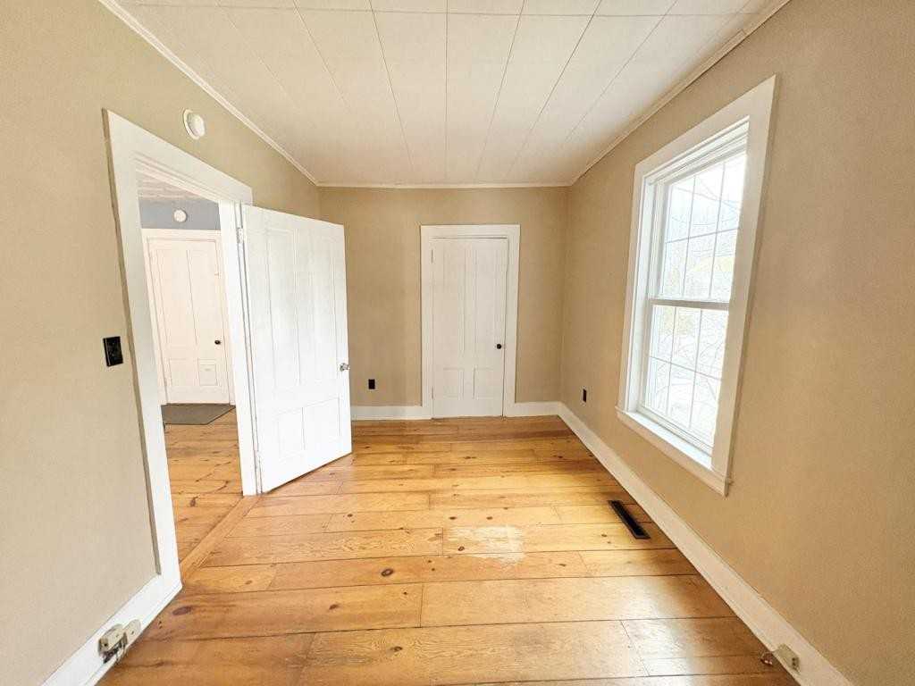 14 Maple St - Photo 7 of 20