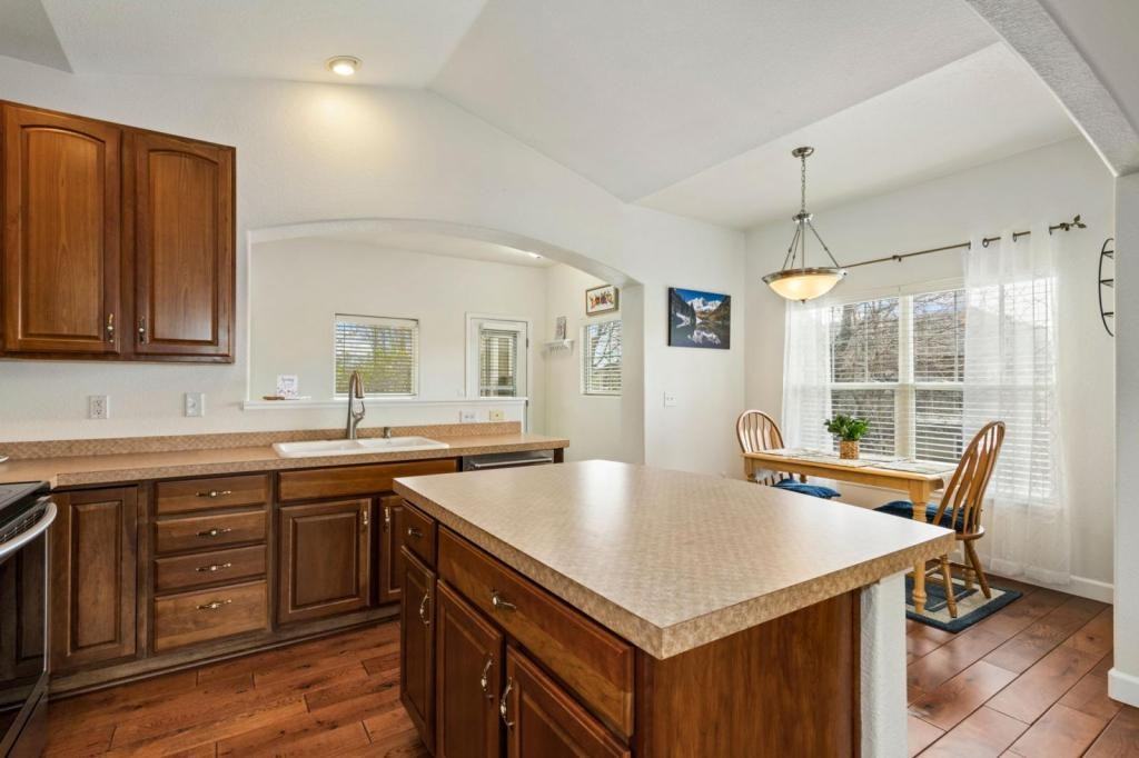 5014 Brookfield Dr - Photo 3 of 23