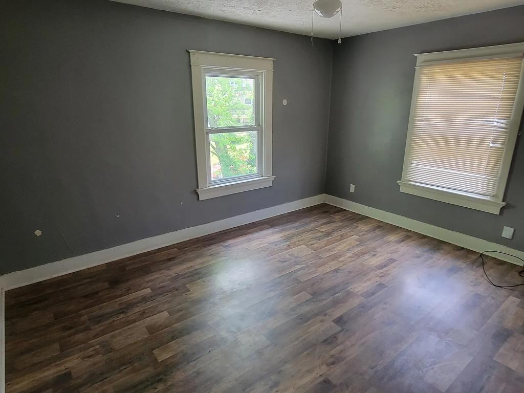 715 W Fairview Ave - Photo 6 of 22