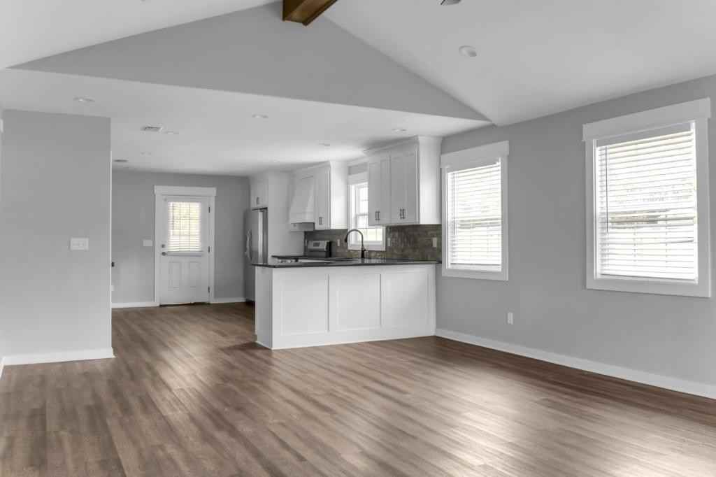 1716 N Troup St - Photo 7 of 23